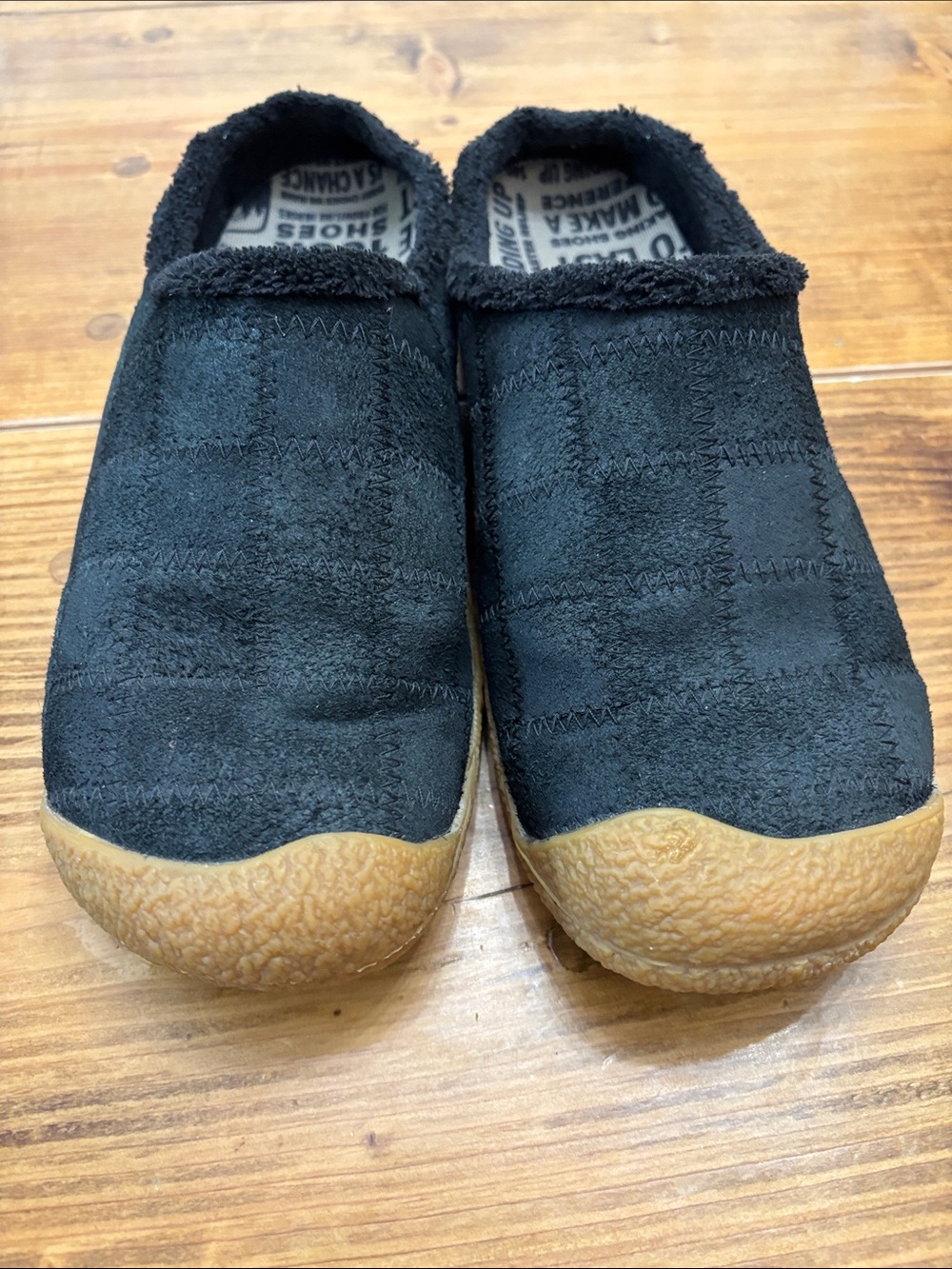 Keen Black Slip-On Casual Mules with Gum Sole - Picture 4 of 4